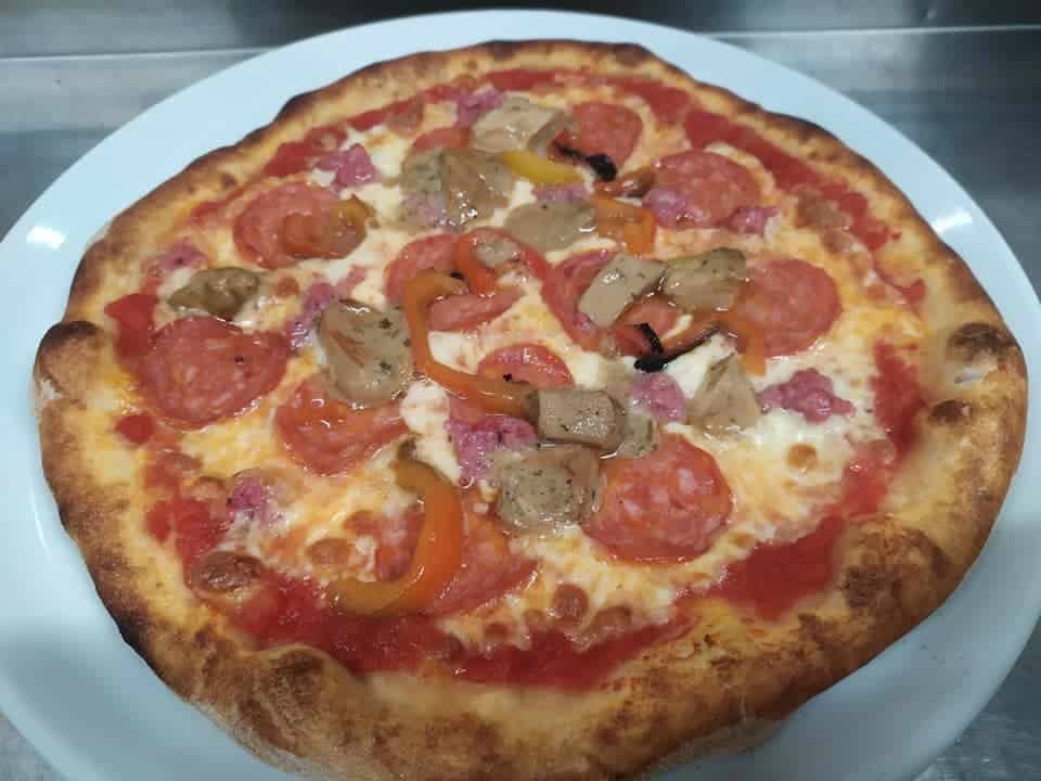 pizza-con-salamino-piccante