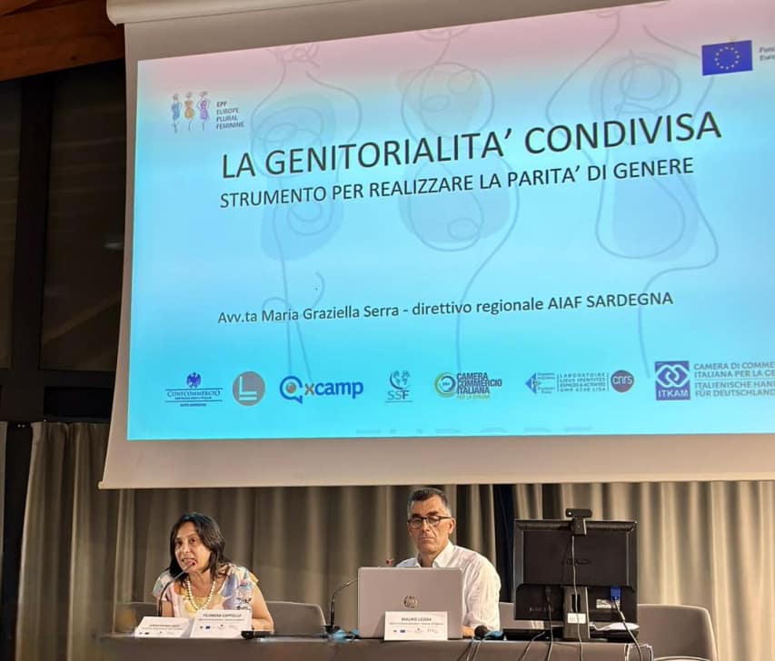 L'Avvocato Maria Graziella Serra durante il suo intervento sulla genitorialità condivisa al convegno La cura dei familiari: il ruolo delle donne